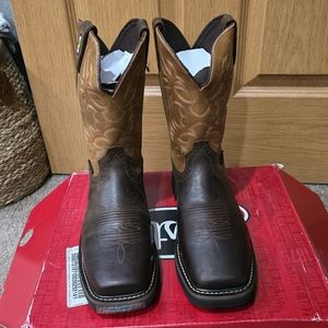 Justin square toe STEEL TOE BOOTS    8.5 D  (NEW)
